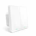 Interrupteur tactile blanc NeoSoft Bluetooth Comfort à deux touches avec voyants LED verts et module encastrable pour contrôler l’éclairage connecté.