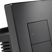 Détail du double bouton mécanique gris du NéoSwitch M5 Pro US.