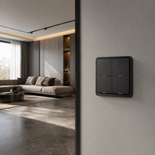 NéoScene 4 Comfort noir installé au mur dans un salon moderne.