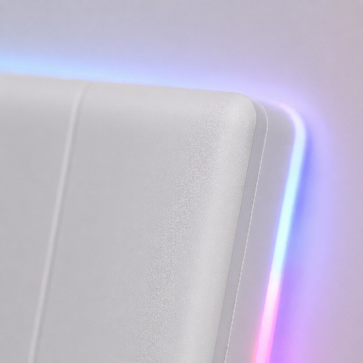 Interrupteur RGB detail bord lumineux