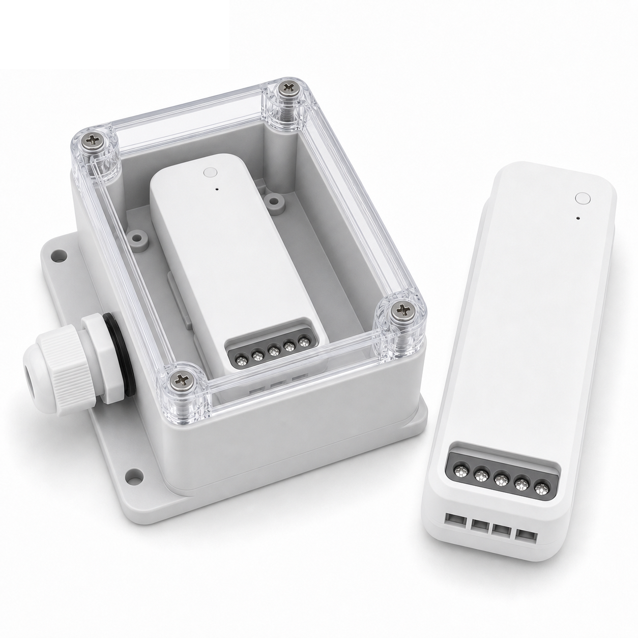 Boîtier IP66 NéoBox Pro avec module suivi énergie sur fond blanc