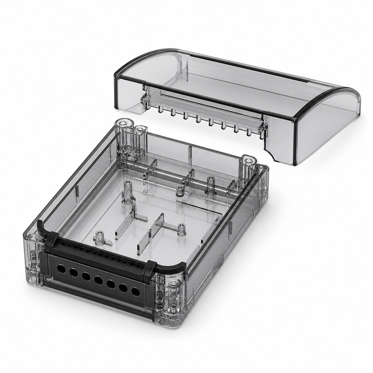 Boîtier étanche transparent pour module connecté ouvert sur fond blanc