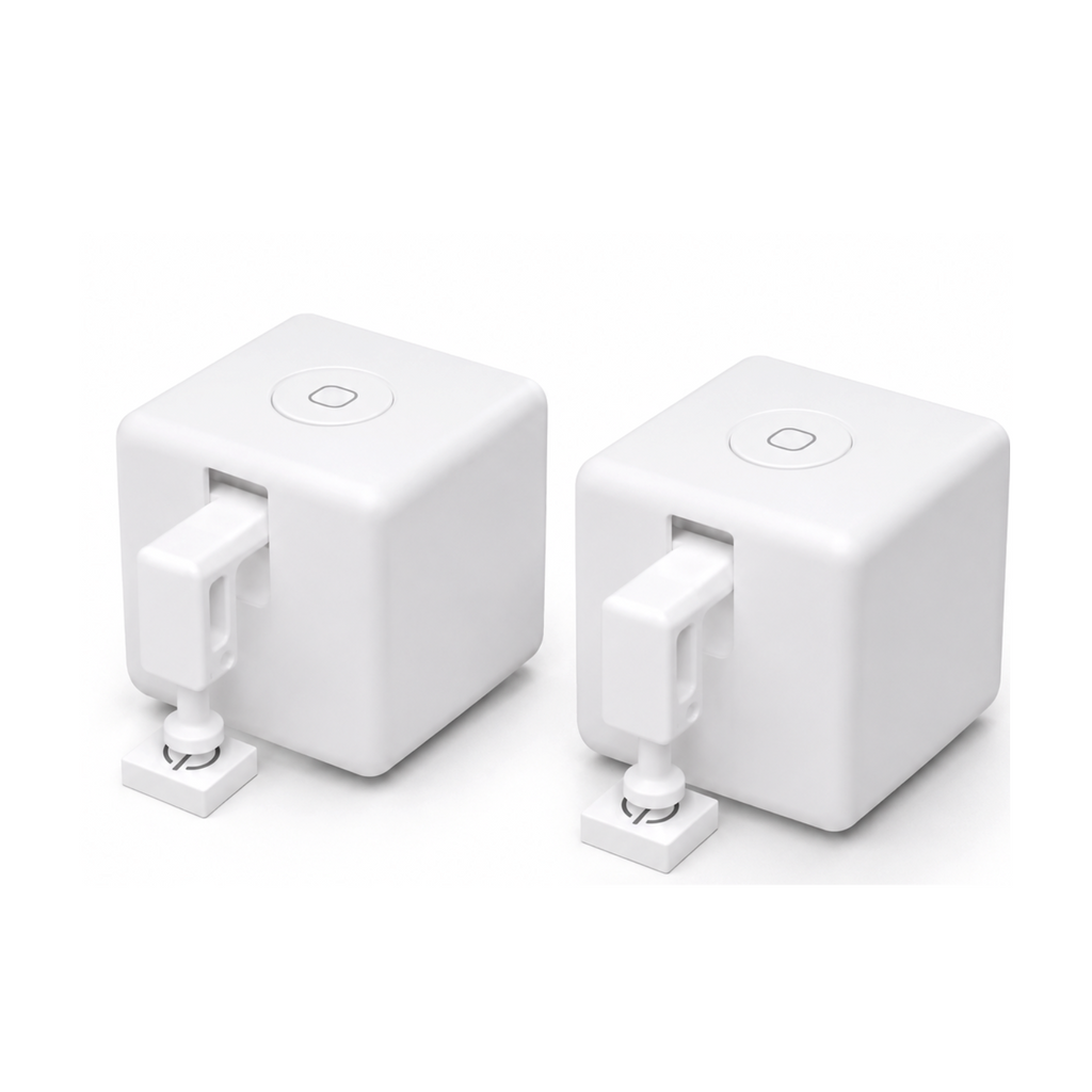 Deux robots bouton ZigBee blancs sur fond blanc