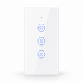 Interrupteur tactile ZigBee pour rideau en verre blanc sur fond blanc studio