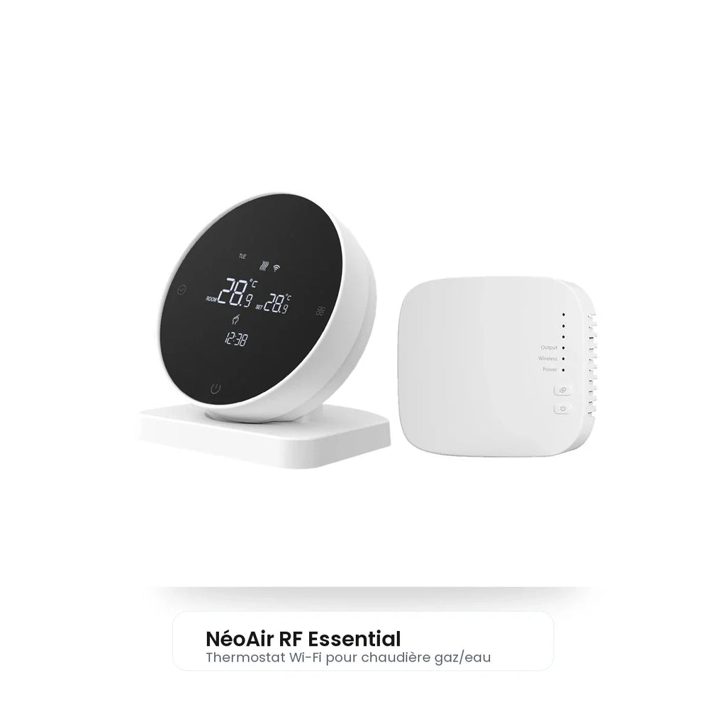 Thermostat Wi-Fi NéoAir RF Essential avec récepteur chaudière sur fond blanc.