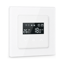 Thermostat tactile NéoGlass Essential modèle chauffage eau vu de face sur fond studio blanc.