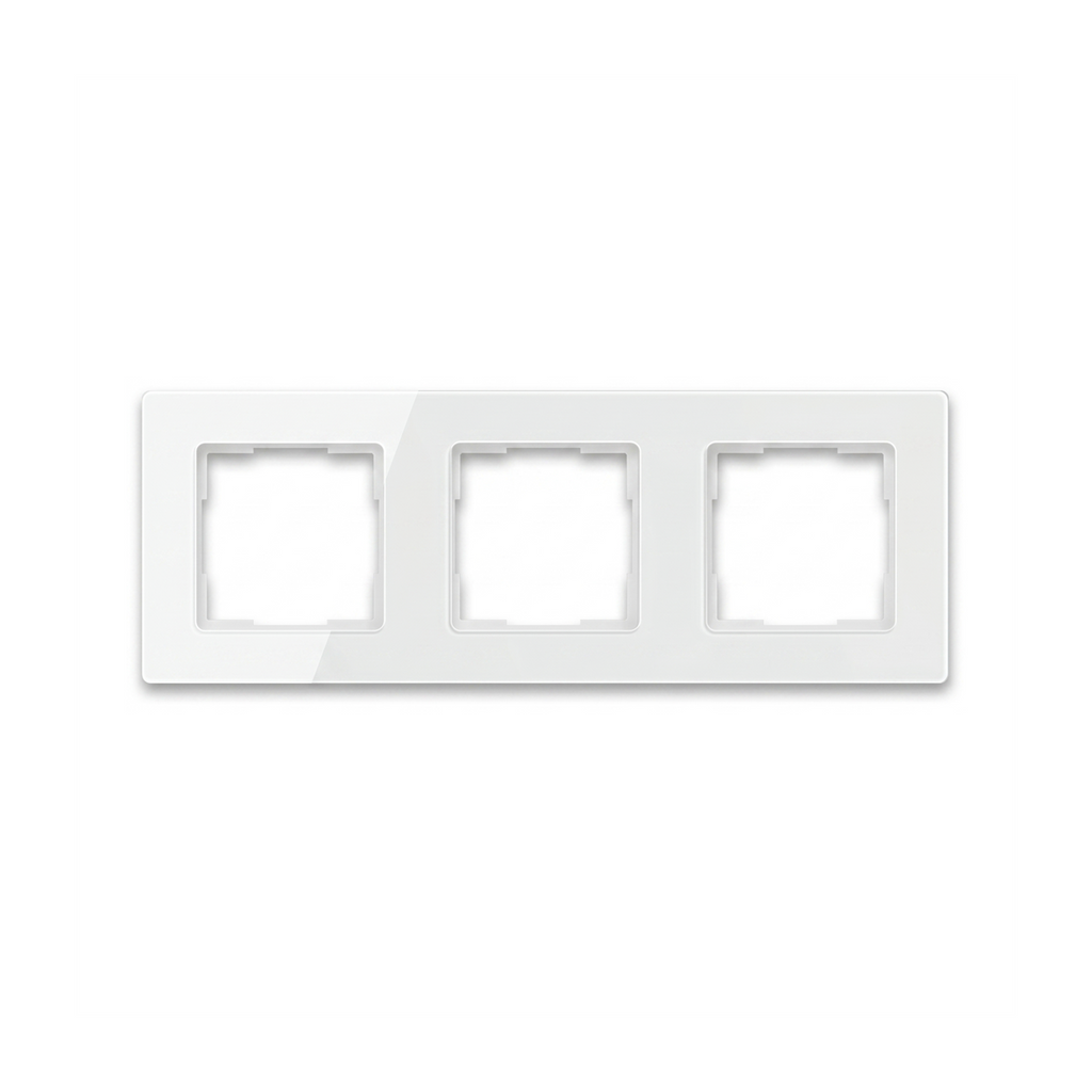 Cadre NeoGrid Essential blanc pur a trois modules sur fond studio blanc.