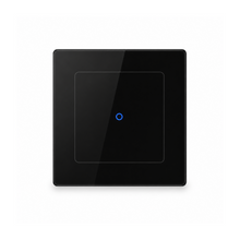 Interrupteur lumiere NeoGrid Essential noir absolu a un canal sur fond studio blanc.