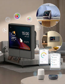 NéoHub Touch dans un salon connecté avec application mobile et assistants vocaux.