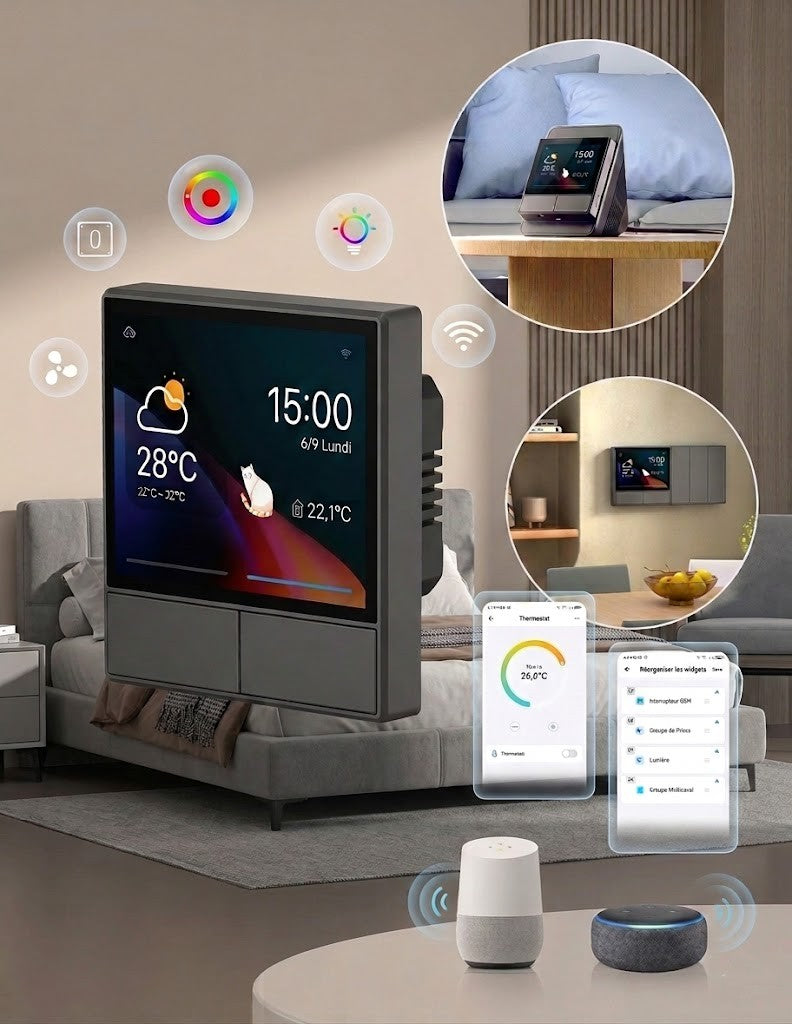 NéoHub Touch dans un salon connecté avec application mobile et assistants vocaux.