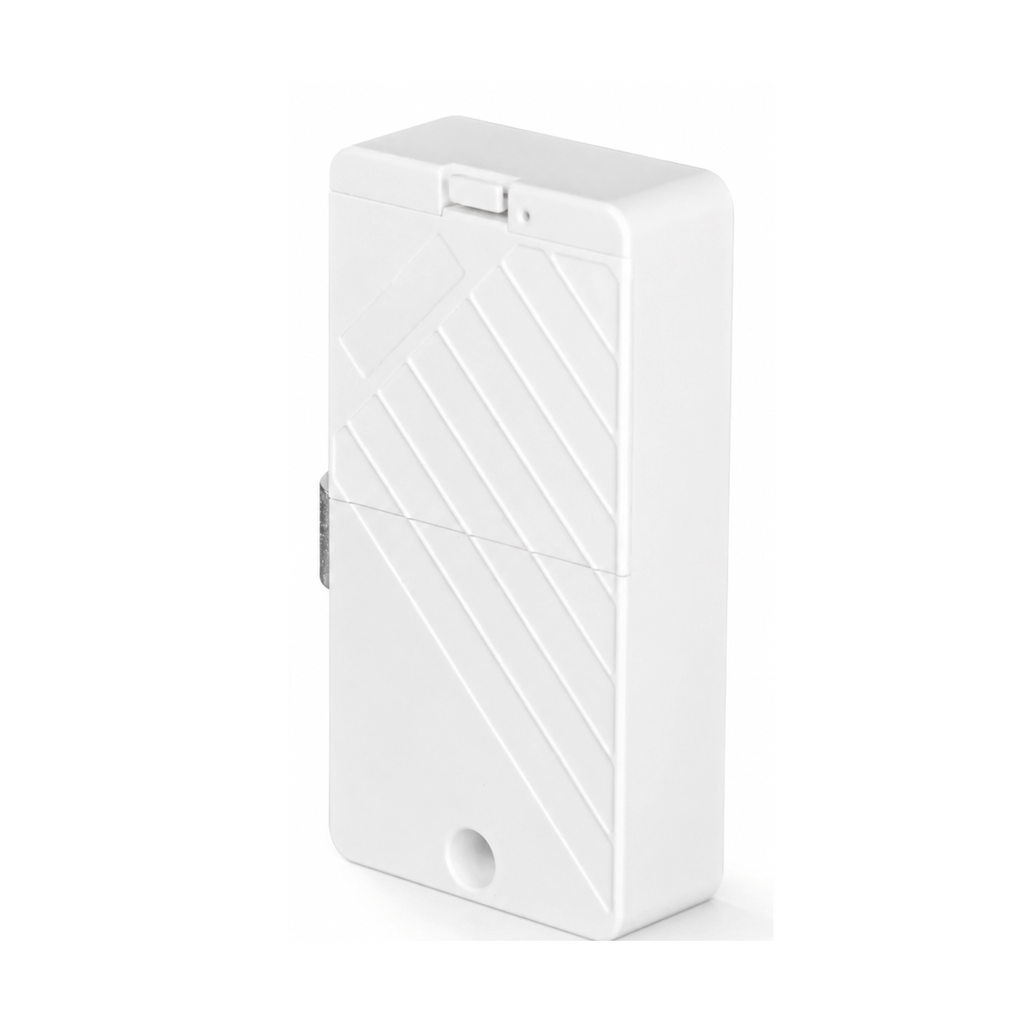 Boîtier blanc de serrure de meuble Bluetooth sur fond blanc
