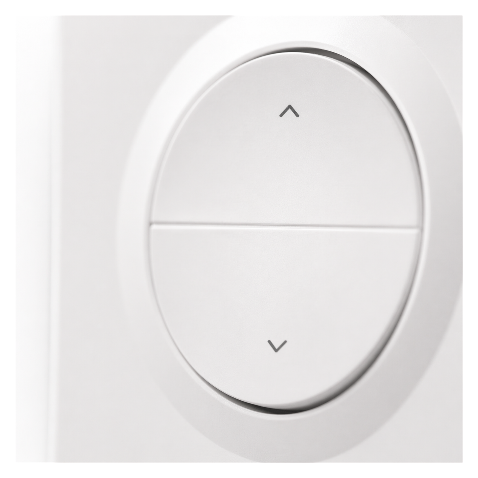 Détail du bouton circulaire de la commande de volet NéoShade Orb-ZigBee Pro sur fond blanc.