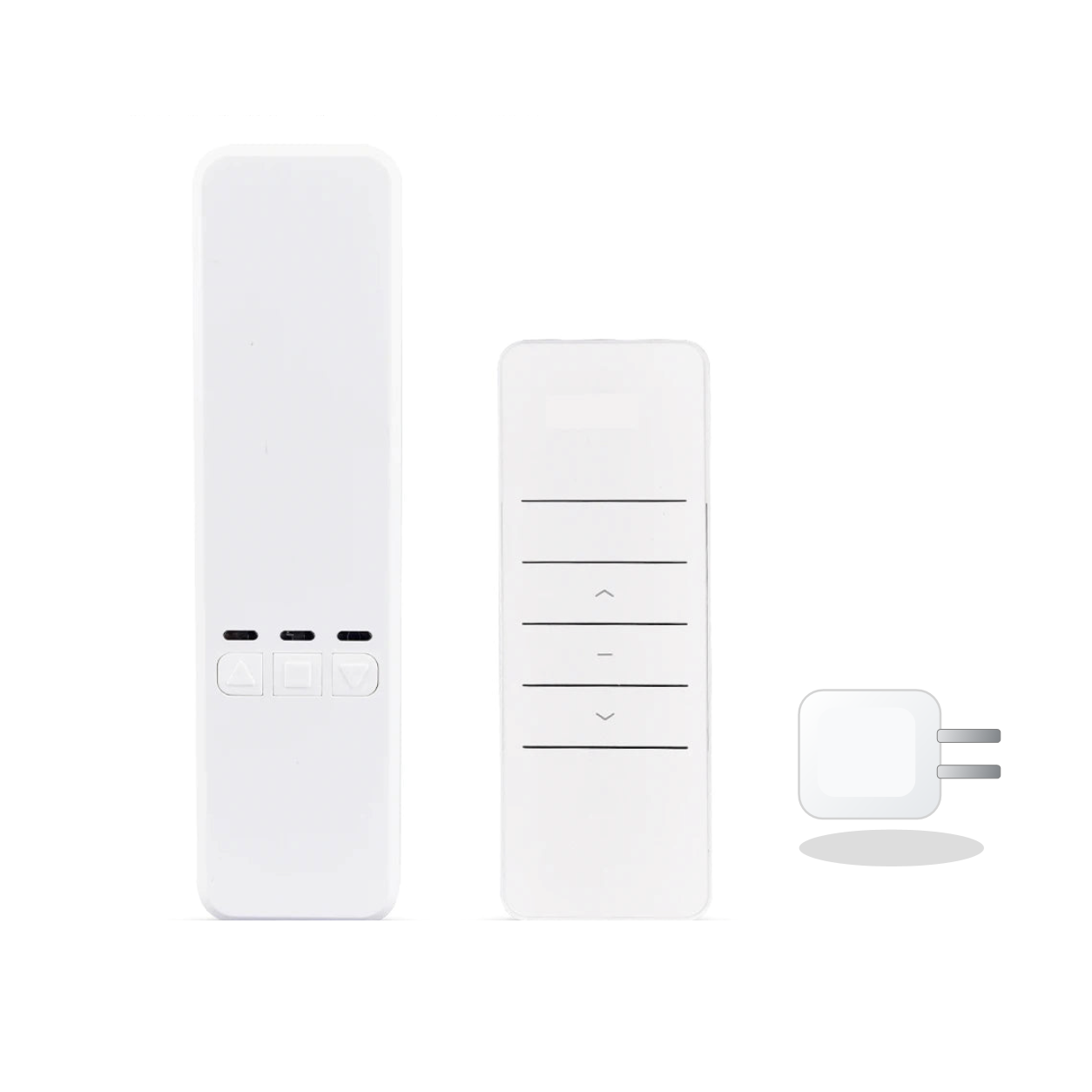 Moteur de chaîne Wi-Fi pour store avec adaptateur US sur fond blanc