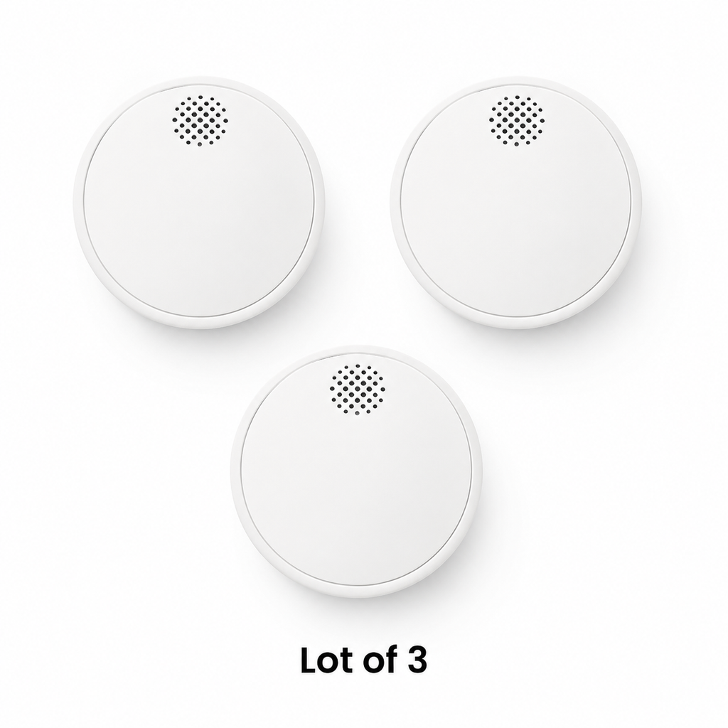 Lot of 3 variant packshot with three white smart smoke detectors
