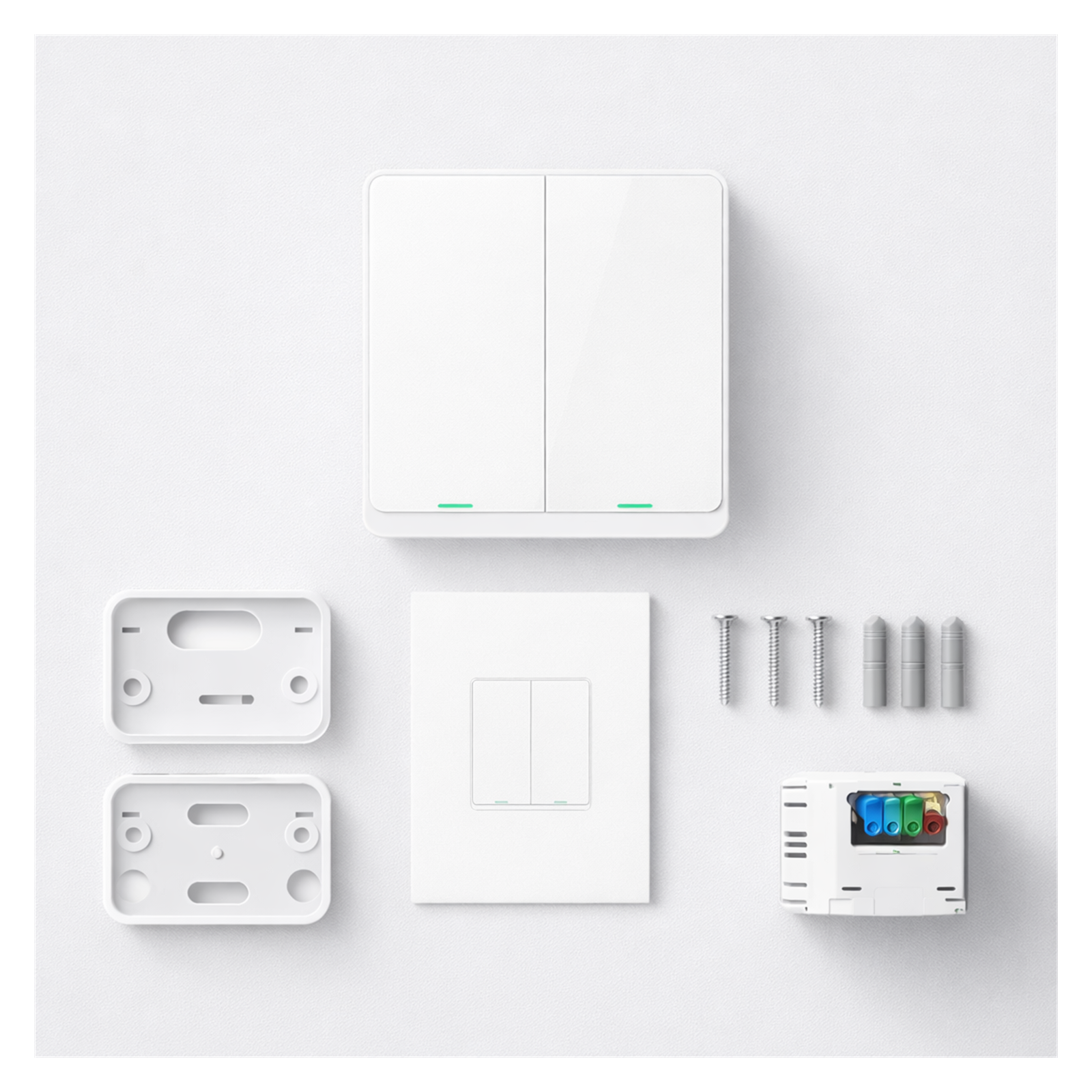 Kit d’installation de l’interrupteur tactile NéoSoft Bluetooth Comfort sur fond blanc.