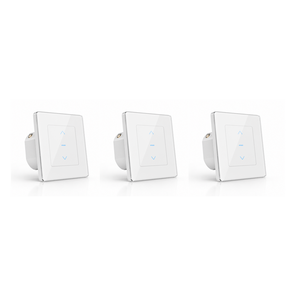 Lot de trois interrupteurs de volets WiFi Soft Touch blancs sur fond blanc.