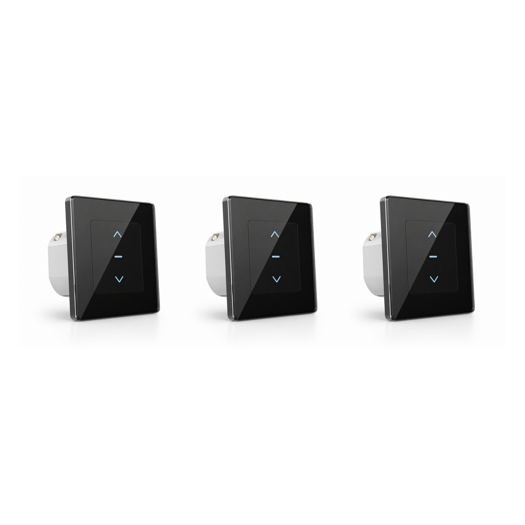 Lot de trois interrupteurs de volets WiFi Soft Touch noirs sur fond blanc.