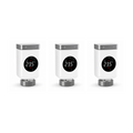 Lot de 3 vannes thermostatiques NéoValve Comfort V2 Wi-Fi sur fond studio blanc