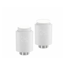 Deux vannes thermostatiques connectées du Pack Chauffage Essentiel NéoDom sur fond blanc