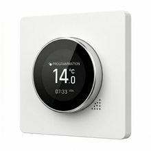Thermostat Blanc Pur avec molette ronde et écran noir.