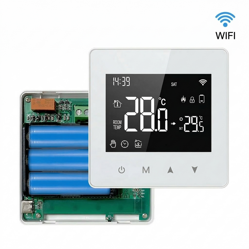 Thermostat Wi-Fi blanc avec compartiment à piles et circuit électronique visible.